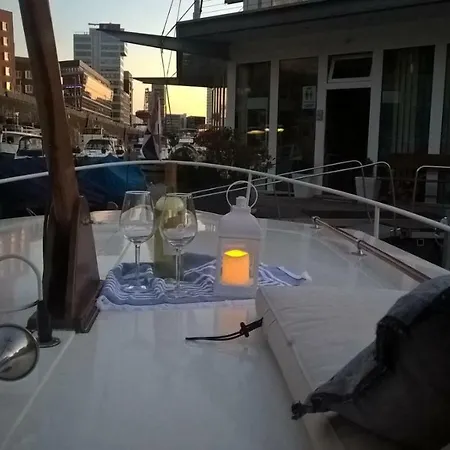 Bootsliebe Botel Dusseldorf